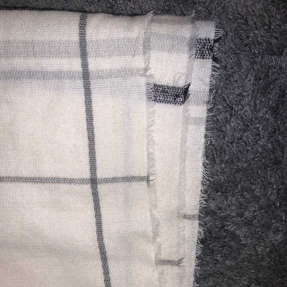 Blanket scarf - Picture 3 of 3